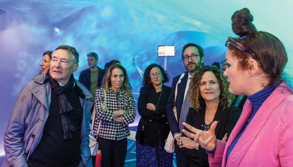 La exposici�n transforma un antiguo astillero veneciano en un espacio inmersivo donde arquitectura...