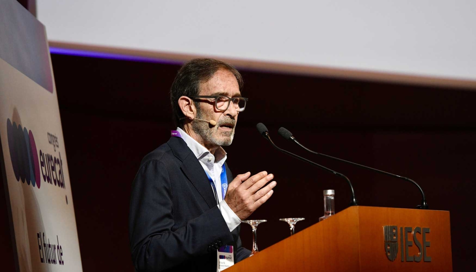 El director general de Eurecat, Xavier L�pez, moderador de la primera mesa, apost� por �potenciar el trabajo ecosist�mico con la empresa...