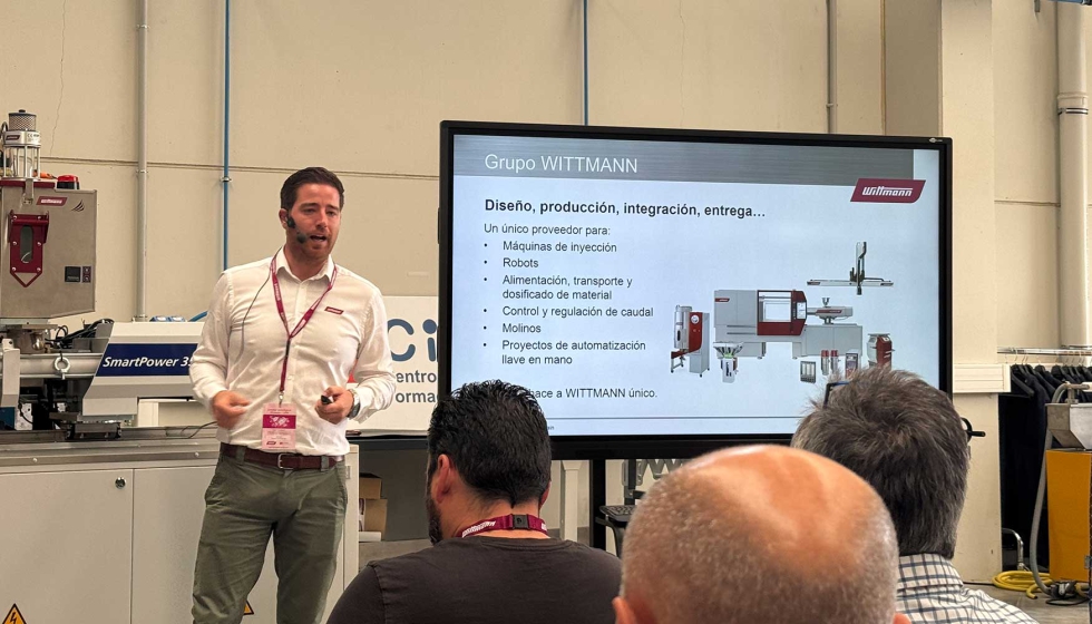 Yoel Vaca Trenado, director comercial de Wittmann Technology Spain, durante la presentaci�n