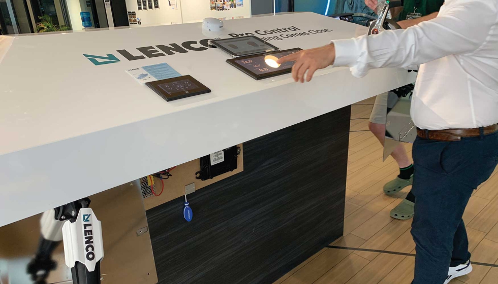 El Experience Centre de Navico Group cuenta con un simulador para ver el funcionamiento de del Pro Control de Lenco