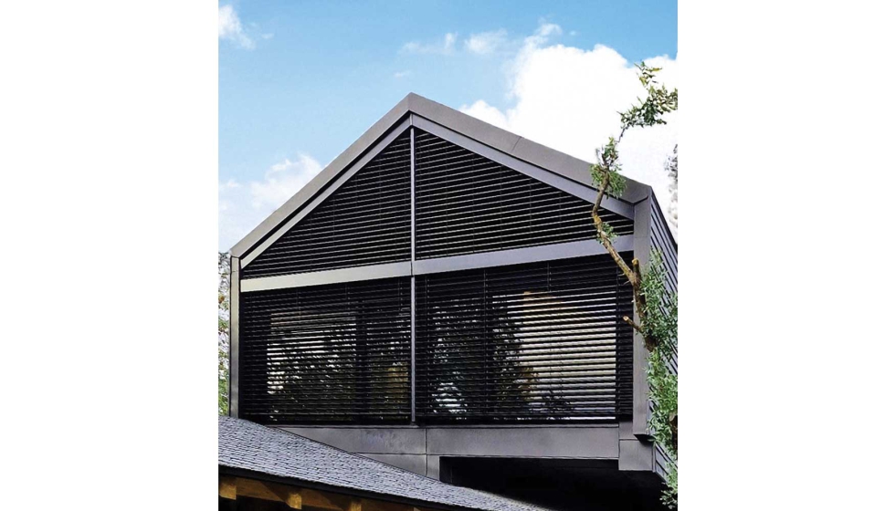 Disponible con lamas Z-70 y Z-90, Persyvex garantiza fiabilidad incluso en configuraciones complejas...