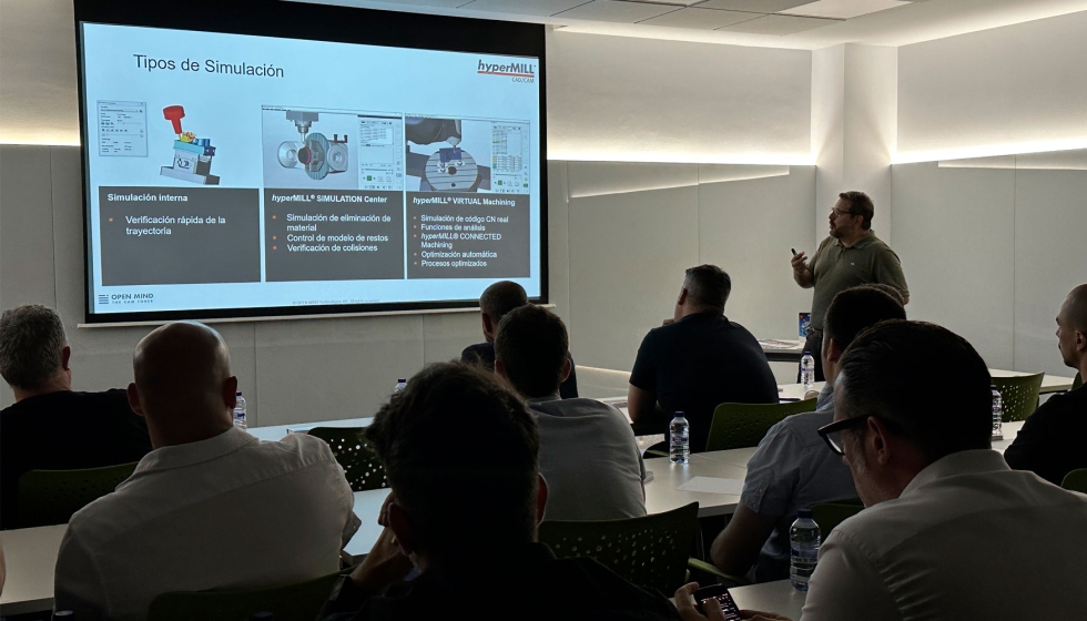 Nicol�s Olmos, Area Sales Manager Catalunya, fue el encargado de abrir la jornada y repasar los principales hitos de hyperMILL 2025...