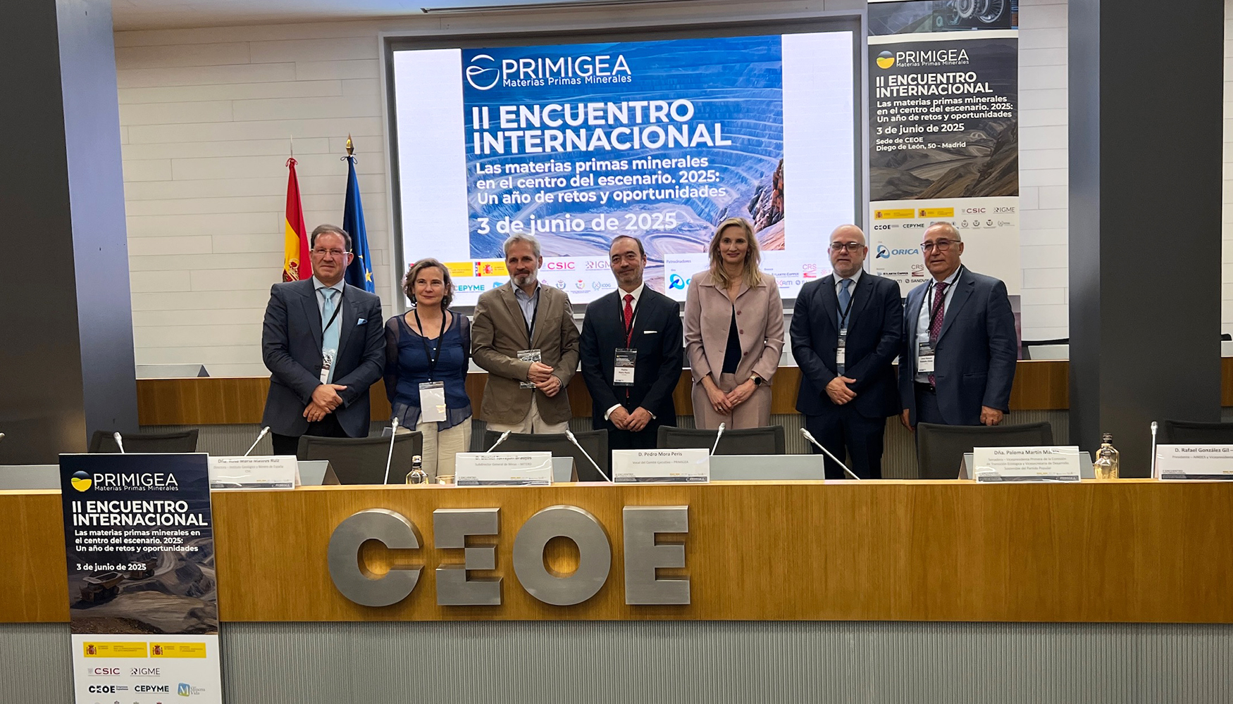 De izquierda a derecha...