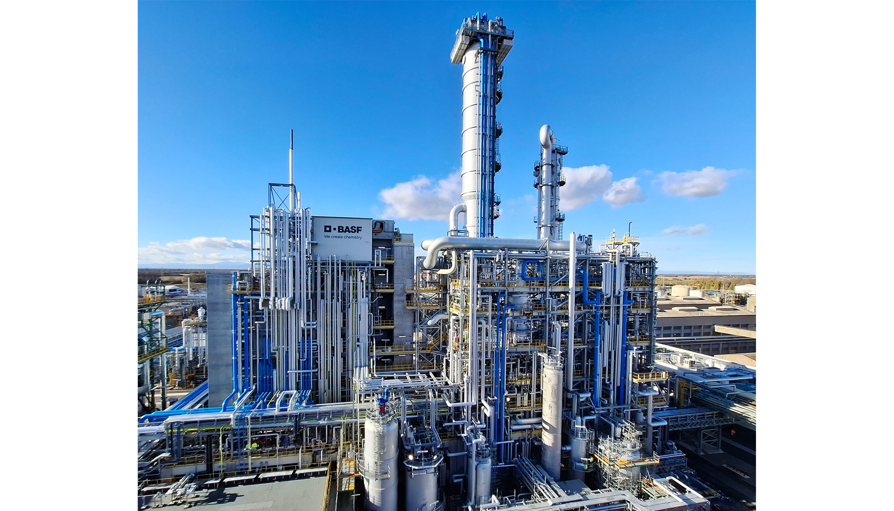 Foto de BASF pone en marcha una planta de hexametilendiamina en Chalampé, Francia
