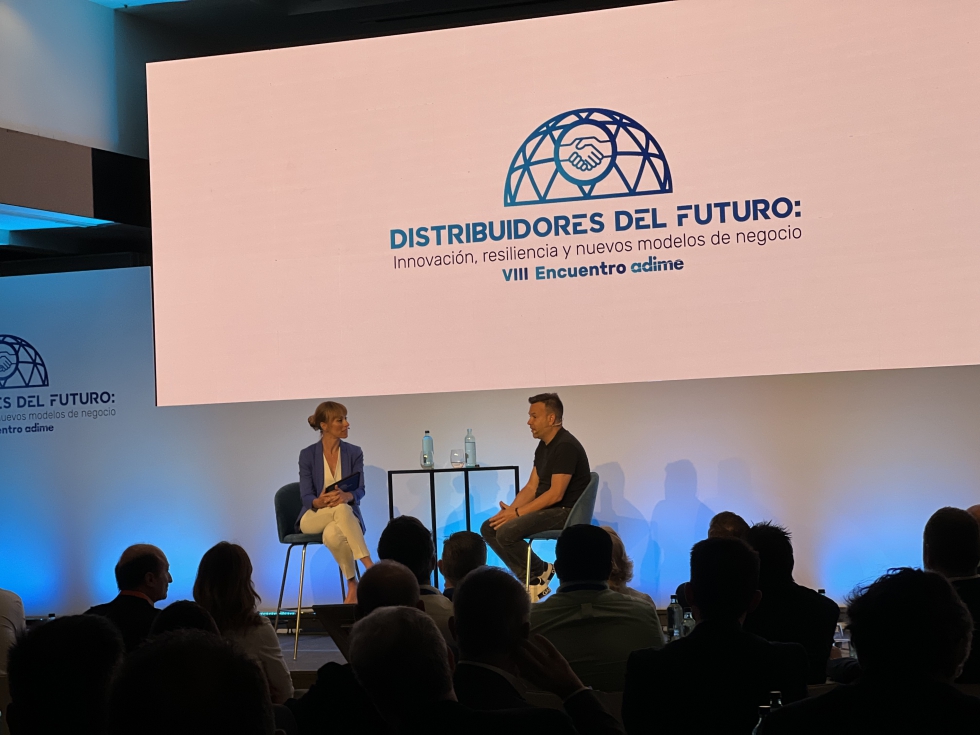 Helena Canadell, conductora del evento, y Jos Elias, presidente de Audax Renovables