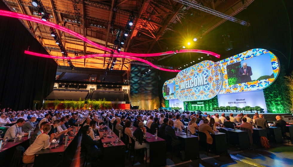 Bienvenida por parte de John W. Herbert, secretario general de EDRA