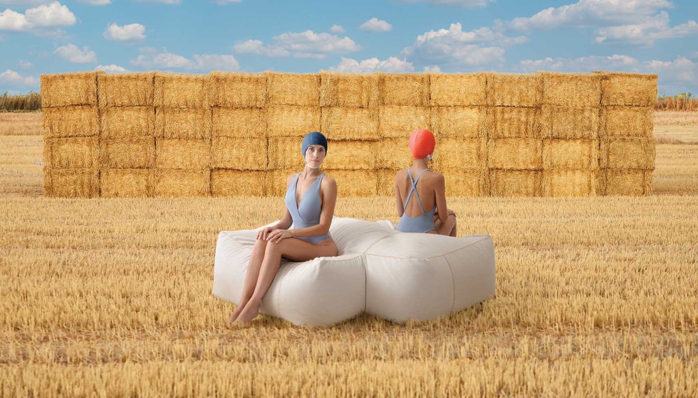 Su relleno de perlas de poliestireno se adapta al cuerpo, de un modo similar al de los asientos bean bag