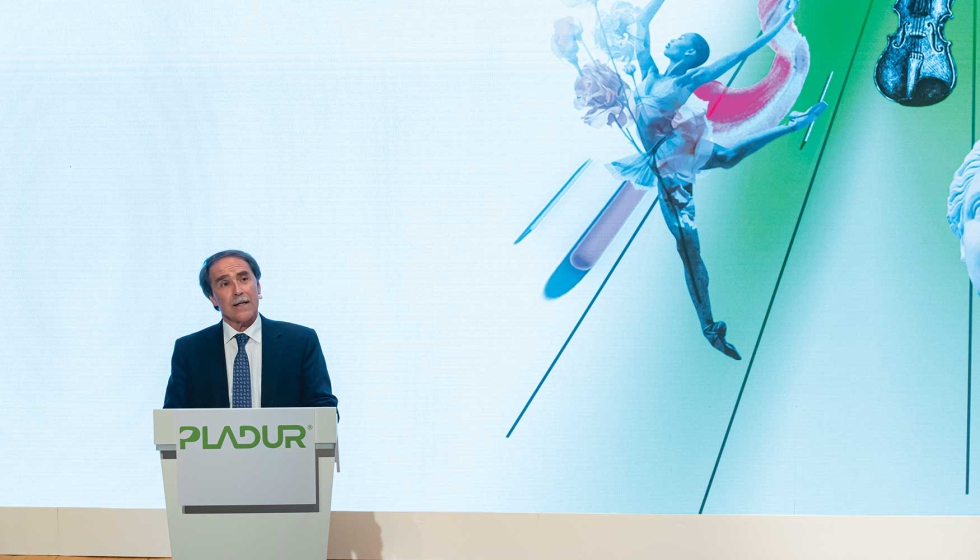Enrique Ramírez, director general de Pladur, durante su intervención durante la gala celebrada en la Ciudad de las Artes y las Ciencias de Valencia...