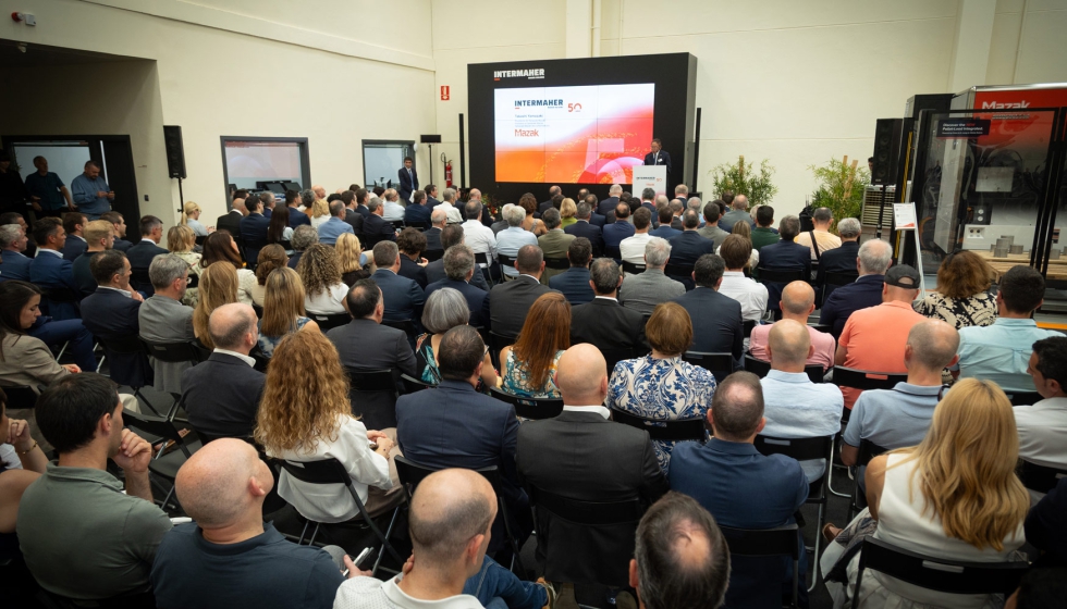 Asistentes al 50 aniversario de Intermaher, celebrado en la sede central de la compaa