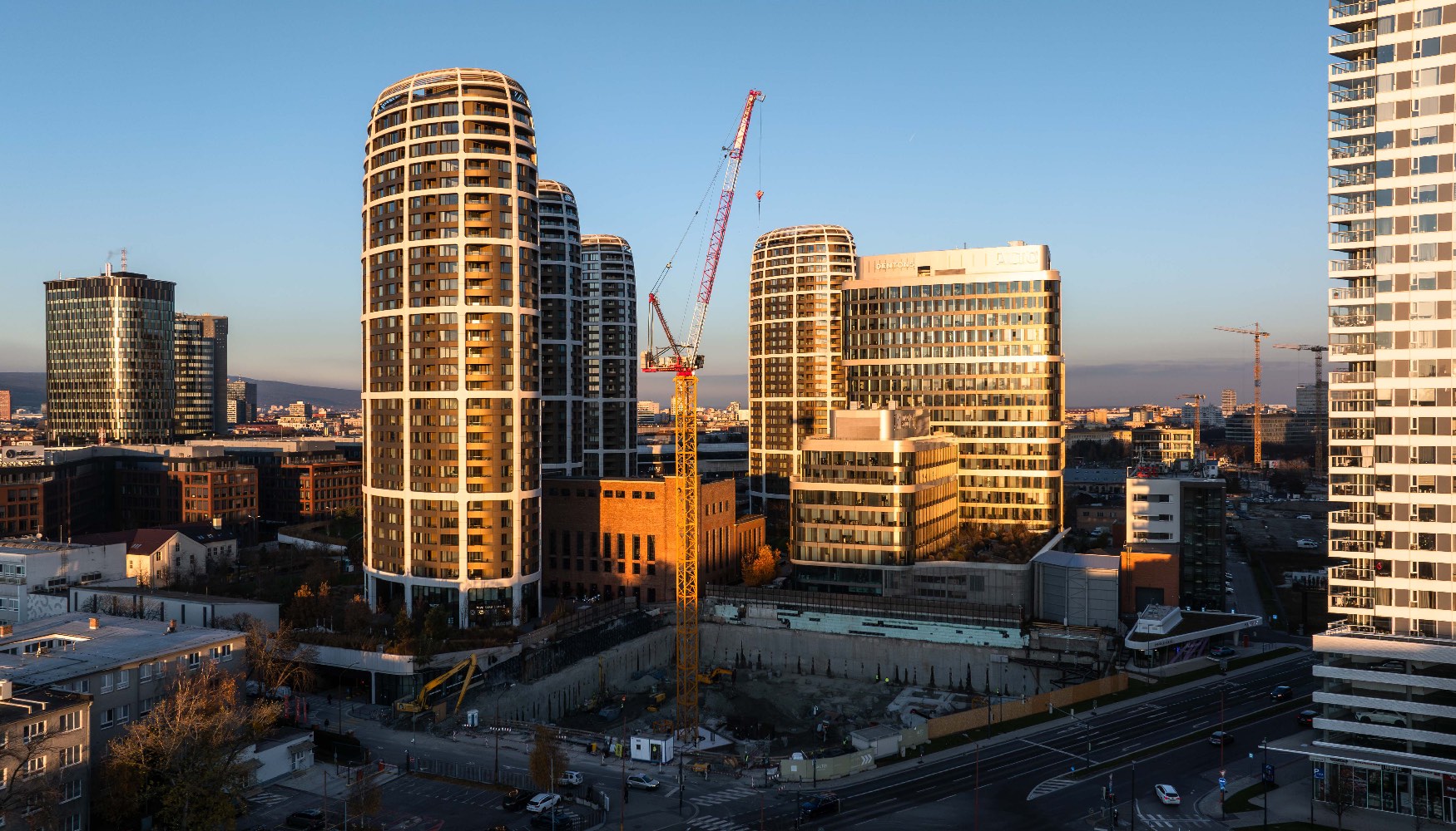 La gra 190 HC-L de Kranimex en la obra en Bratislava