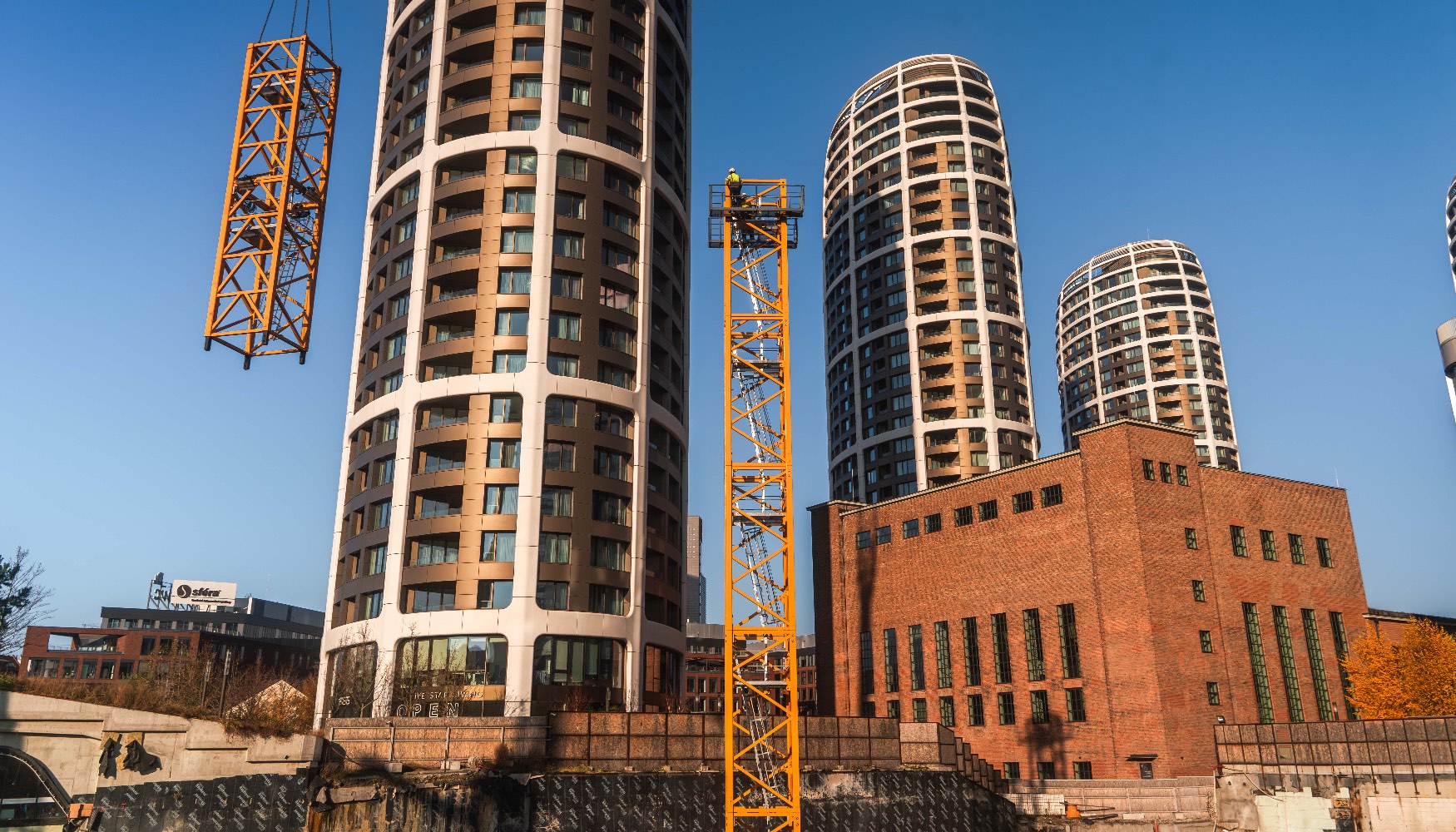 La 190 HC-L se montar a 60 metros y deber ascender hasta una altura de 145 metros durante el proyecto de construccin...