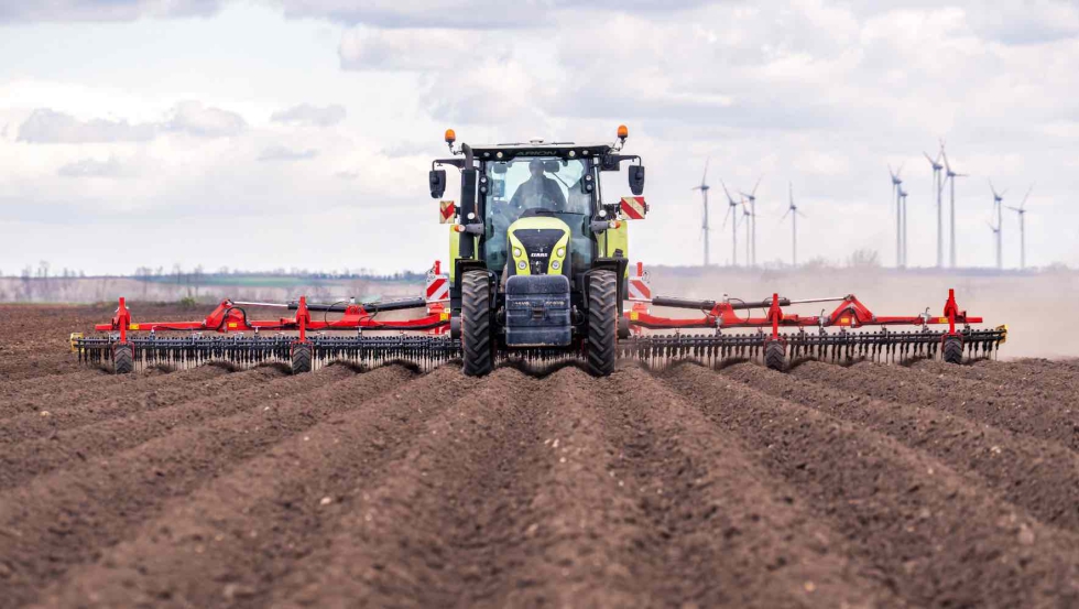 La Tinecare V 12050 Master representa un nuevo referente en la agricultura eficiente, sostenible y tecnolgicamente avanzada...