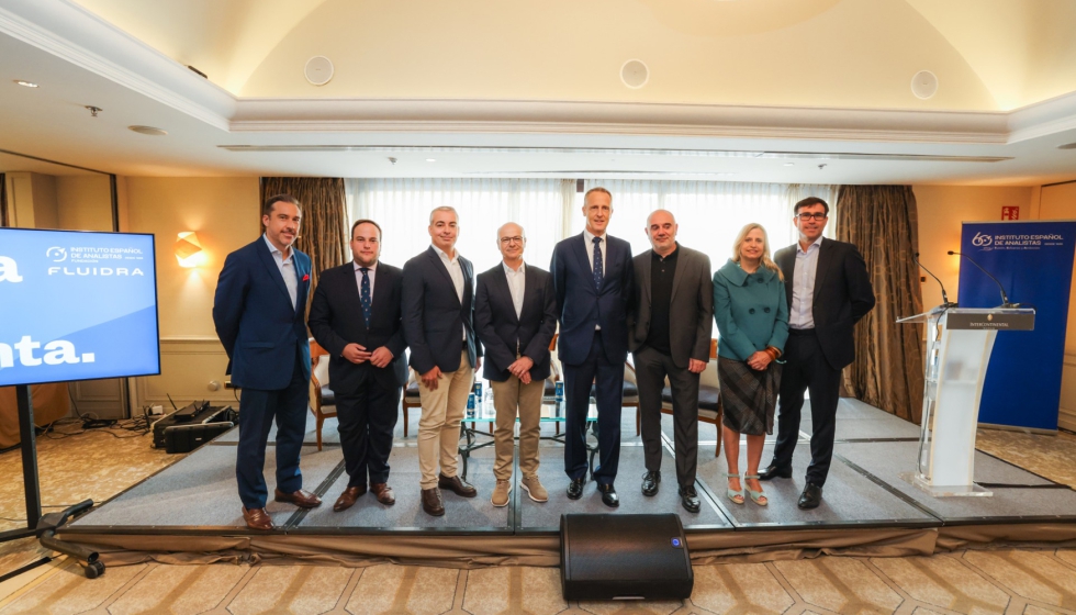 Presentaci�n del informe 'Cada gota cuenta. El agua y las piscinas' en el Hotel Intercontinental de Madrid