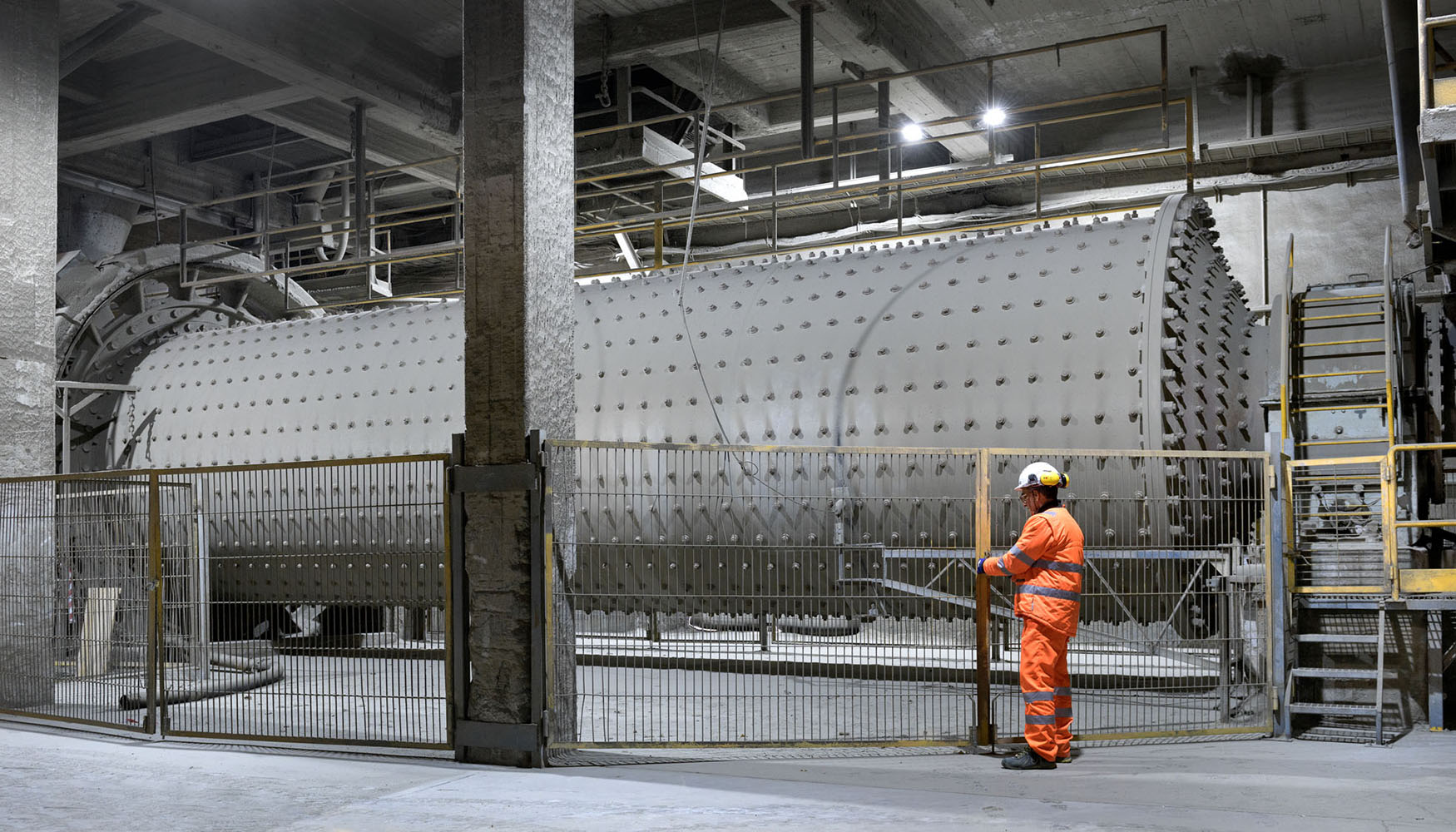 Imagen de un molino en una fbrica de cemento