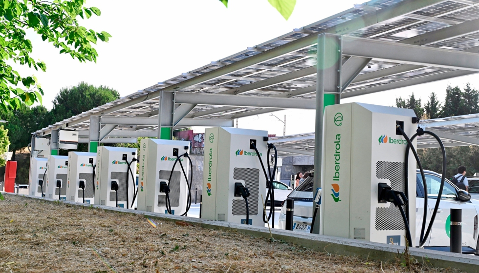 La estaci�n cuenta con una superficie de 1.260 metros cuadrados y una edificabilidad de 1.238 para un uso terciario y de servicios...