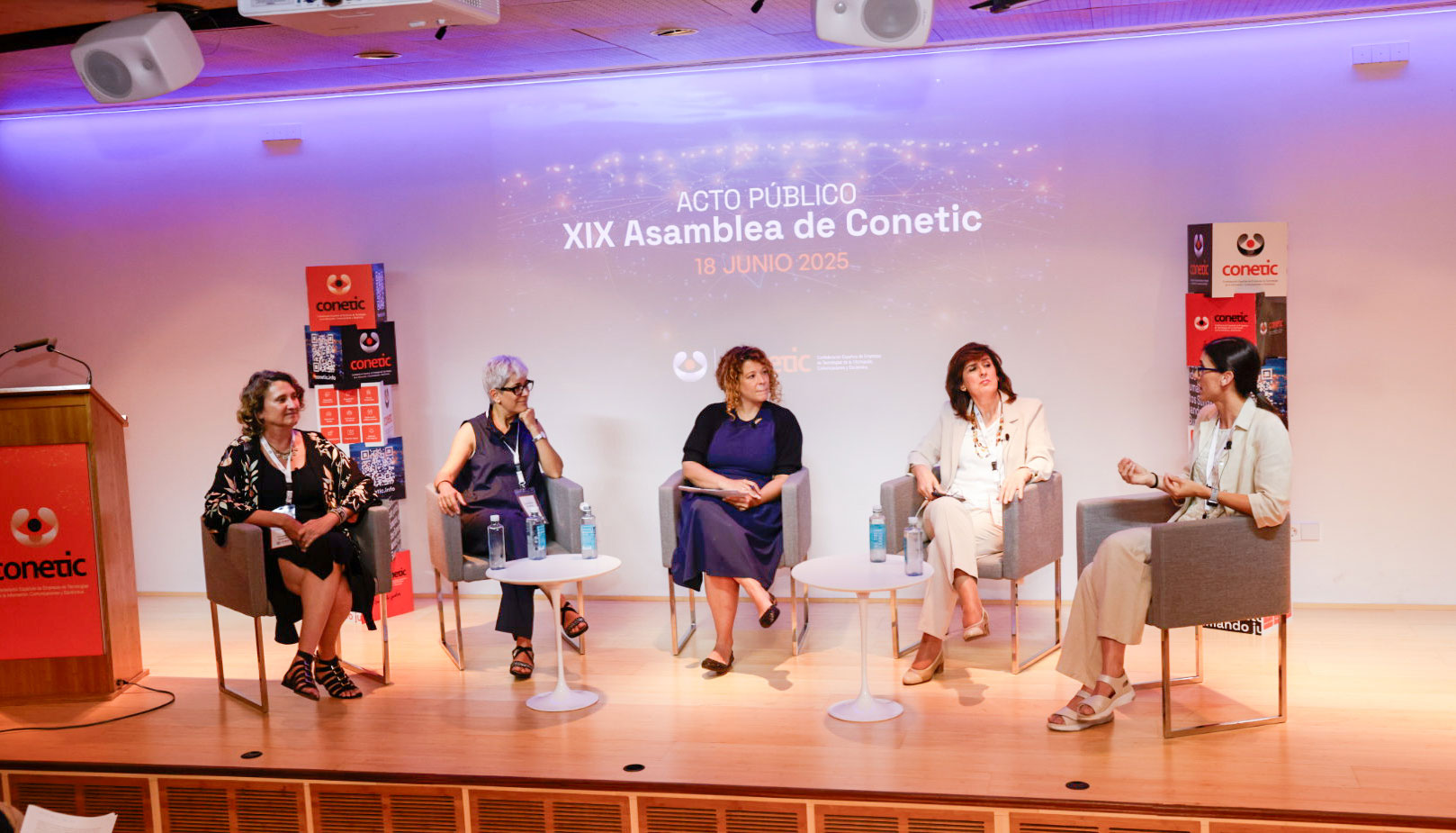 Dentro de las propuestas que se plantearon, los participantes abogaron por iniciativas anuales...