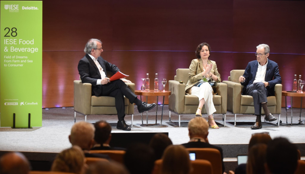 Ana Aguilar, economista principal da Deloitte, e Jordi Gual, professor da IESE Business School