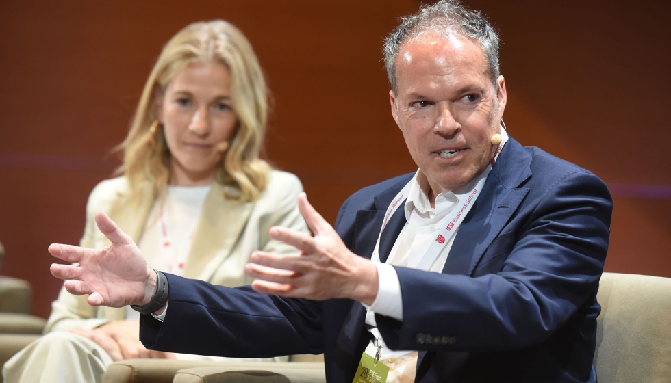 Jordi Llach, CEO da Nestl Iberia, e Mar Doate, vice-presidente de Transformao da Bimbo EMEA e diretoraa-geral para a Regio do Norte de frica...