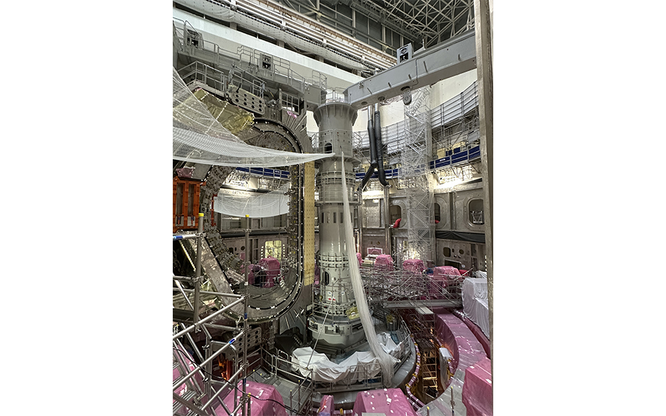 A equipa do ITER espera que as operaes se iniciem em meados da dcada de 2030...