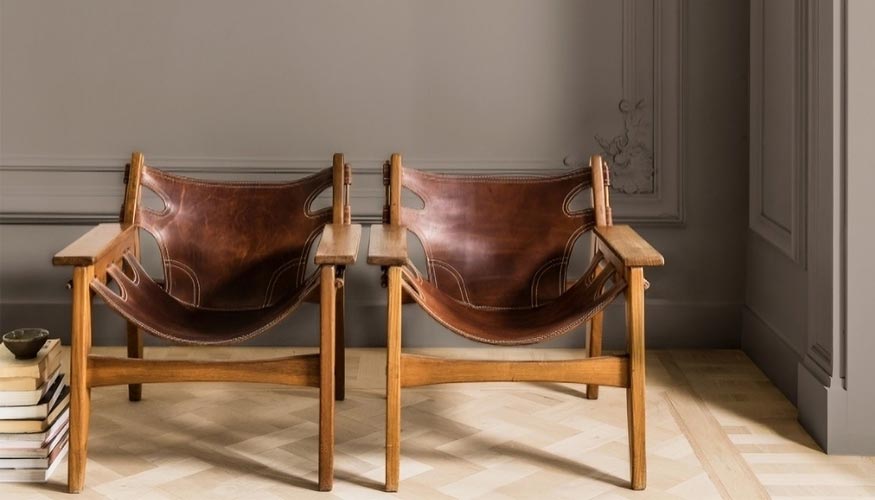 Marr�n Tierra de Bruguer Elegance viste las paredes con una elegancia sobria que realza los materiales nobles, como la madera y el cuero...