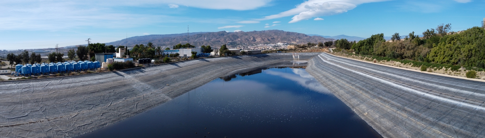 Imagen de la balsa de la Comunidad de Regantes Las Cuatro Vegas (Almer�a)