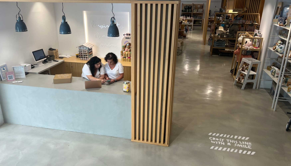 El espacio de la tienda se presenta como un modelo concept store
