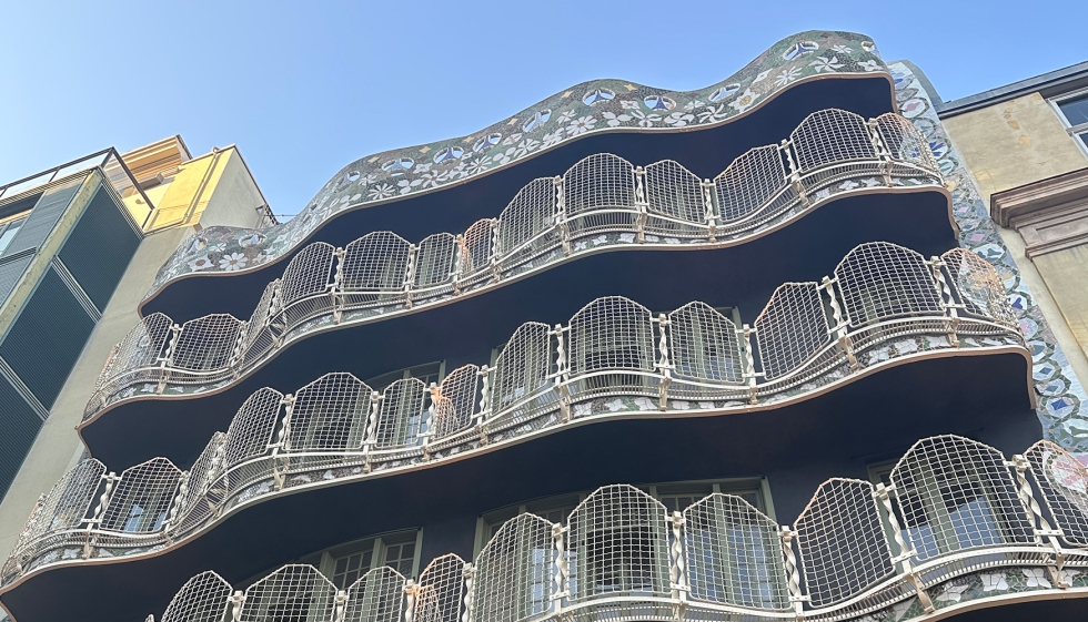 El color negro de la fachada posterior de Casa Batll� es uno de los elementos que m�s impacta a sus visitantes tras el proceso de recuperaci�n de la...