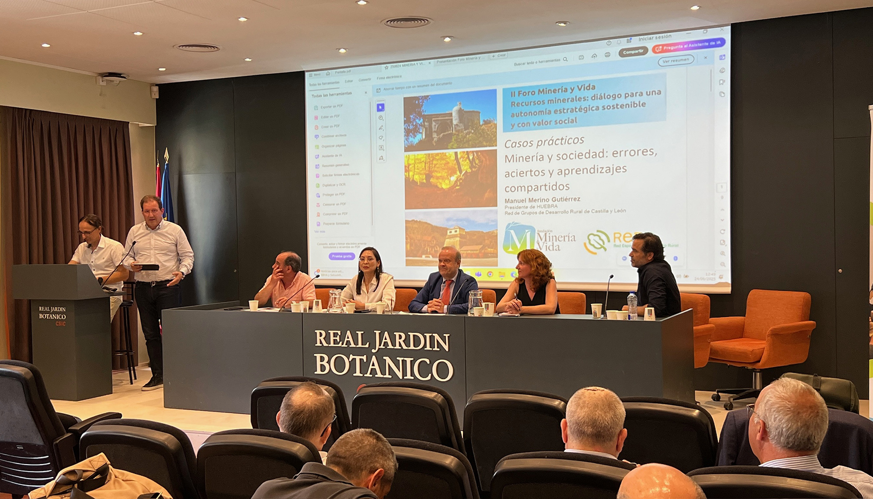 De izquierda a derecha...