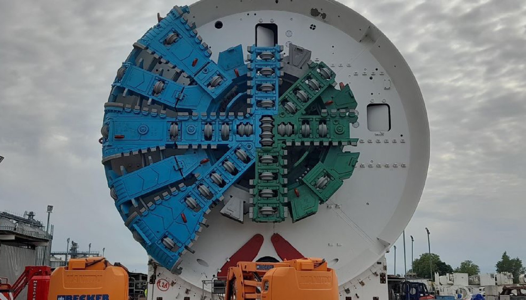 Esta tuneladora tan especial se adapta a la geolog�a cambiante de la zona