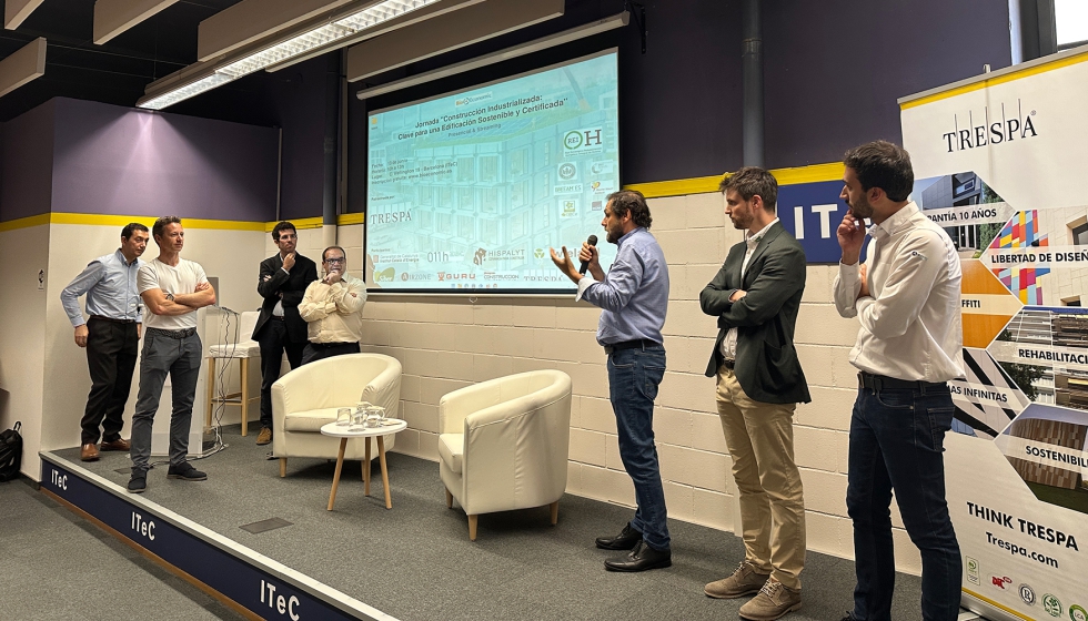Imagen de los participantes en la jornada de BioEconomic �Construcci�n industrializada: clave para una edificaci�n sostenible y certificada�...