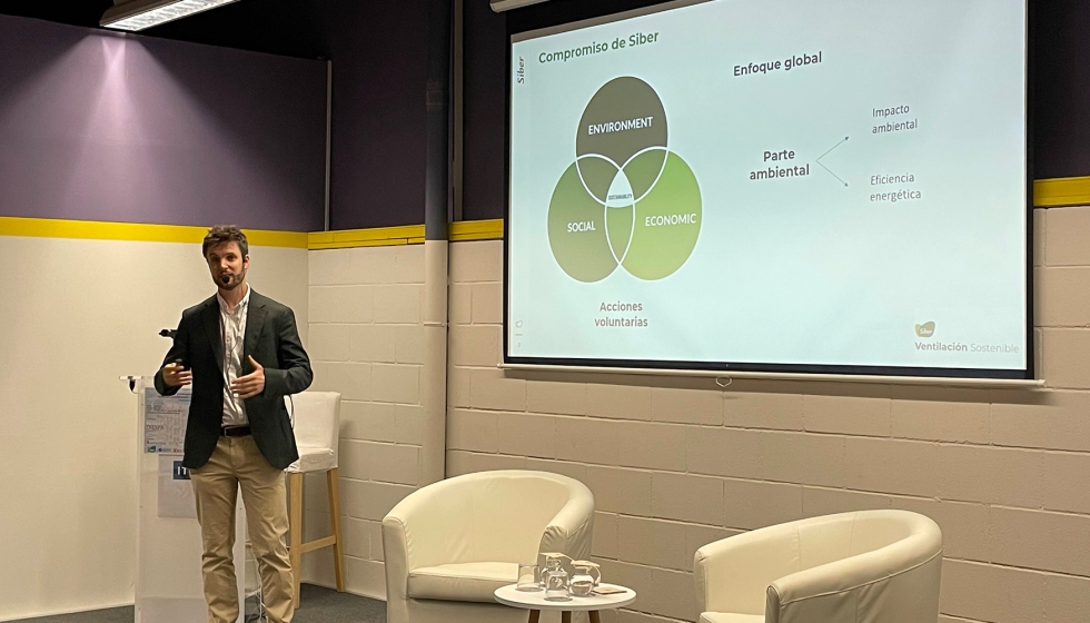 Carlos Castella del Departamento de Sostenibildad y T�cnico de Estudios de Siber