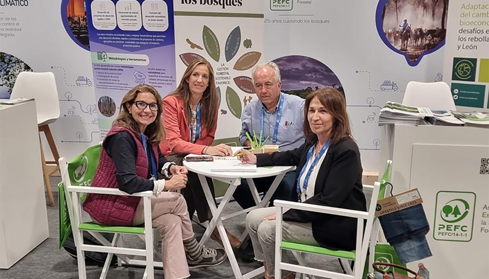 De izquierda a derecha, Mar�a Dolores Gotarredona y Arantza P�rez Oleaga, vicepresidentas de PEFC Espa�a...