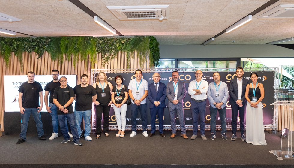 Imagen de todo el equipo de Raorsa, Inyectia, Italprensas e Imola con Emili Dur�, durante la jornada