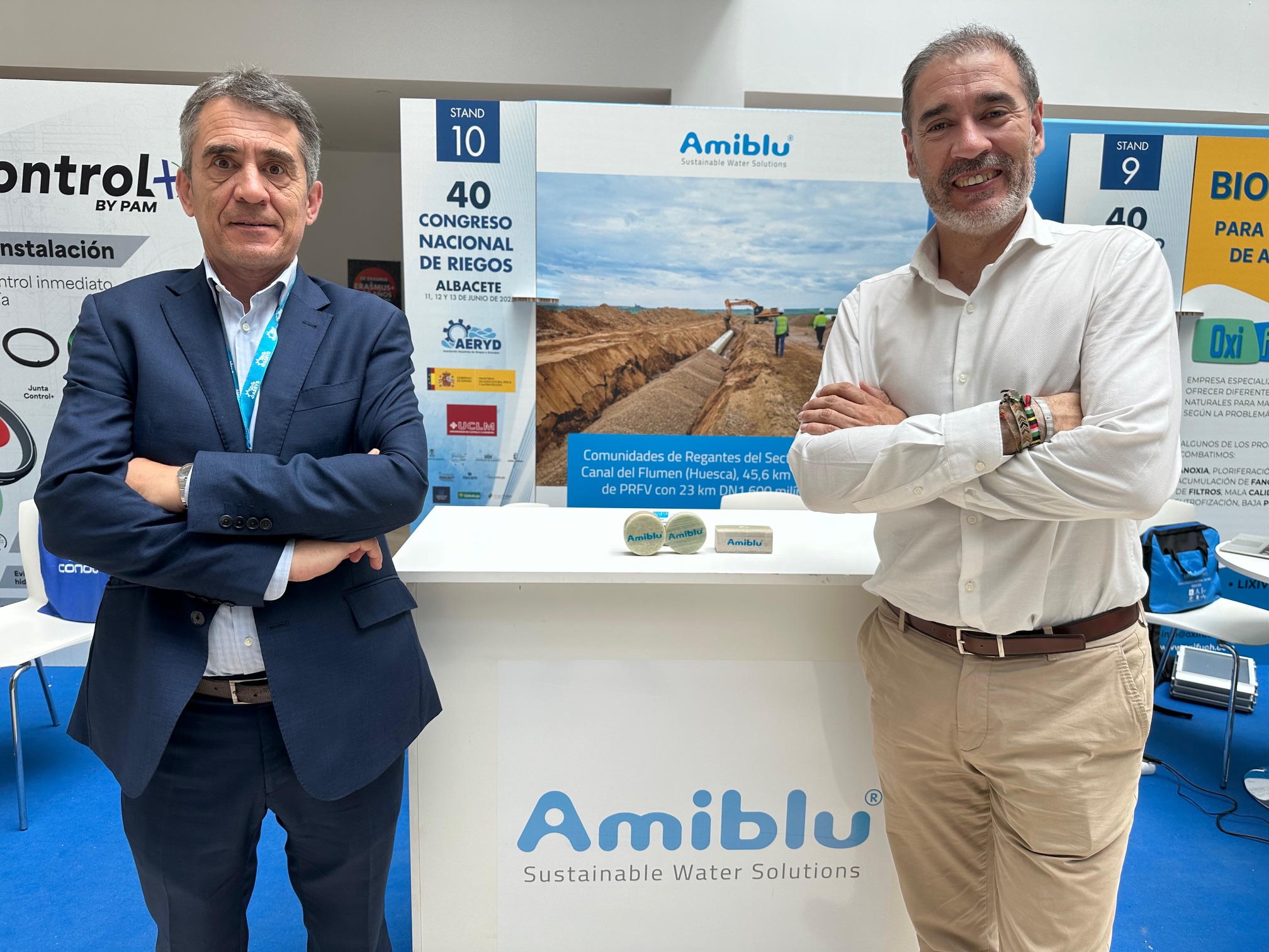 A la derecha, Arturo Barroso, Sales Director Spain & Portugal de Amiblu