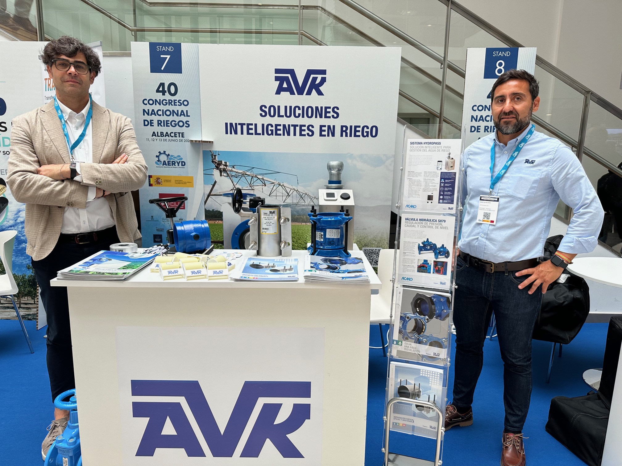 A la derecha, Daniel Garrido, Irrigation Product Manager del Grupo AVK