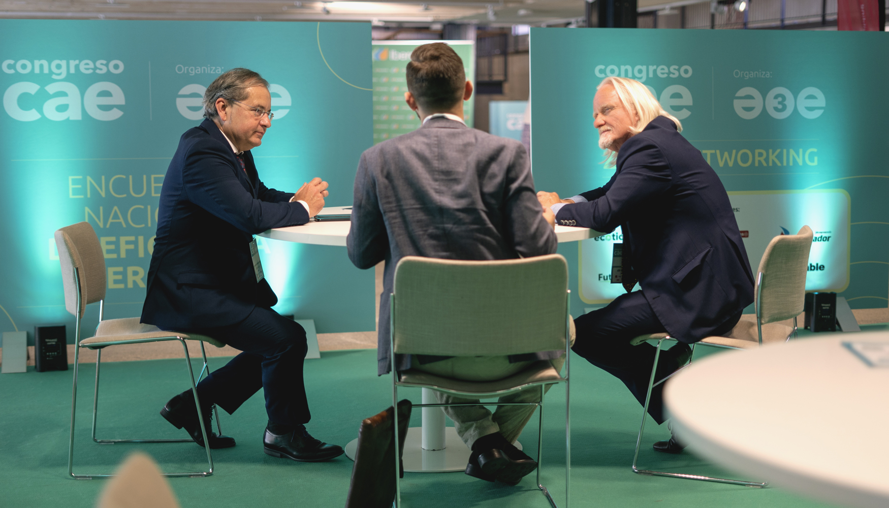 Uno de los puntos fuertes del encuentro fue el �rea para reuniones, que facilit� la generaci�n de contactos de alto valor entre los asistentes...