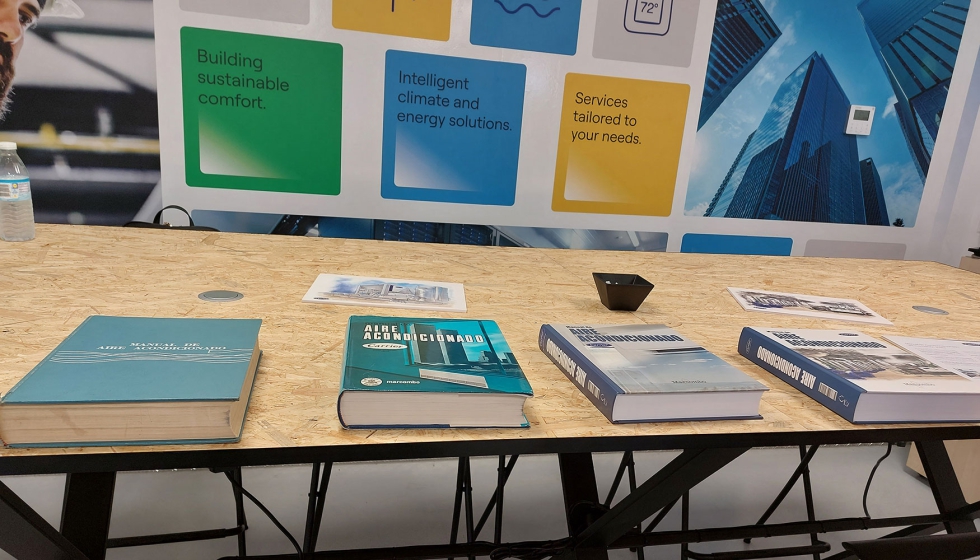 Las cuatro ediciones del Manual Carrier, desde la primera editada en 1970 hasta la edici�n presentada en el evento