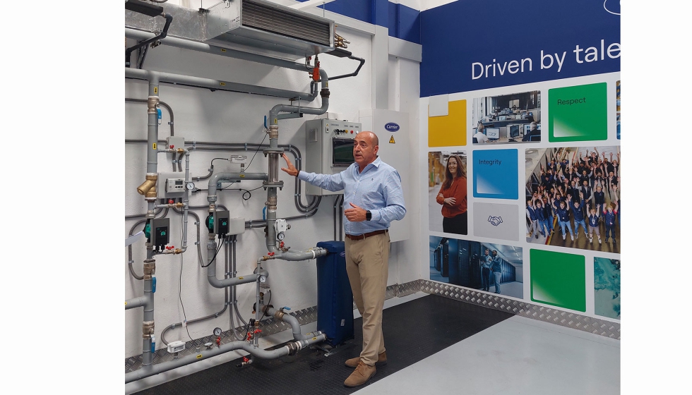 Luis de Lis mostr� las zonas de pr�cticas de la Carrier Academy