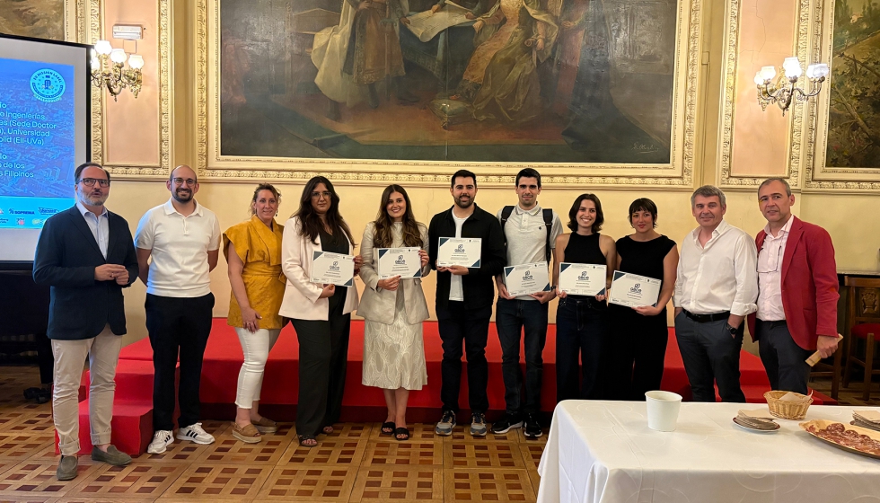 Foto de familia de los ganadores del programa Mi diploma descarbonizado en el marco de Sostenibilidad XL y que ha sido patrocinada por Saint-Gobain...