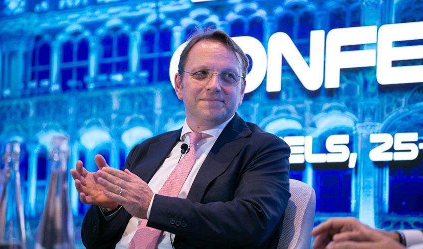 Oliv�r V�rhelyi, comisario europeo de Salud y Bienestar Animal