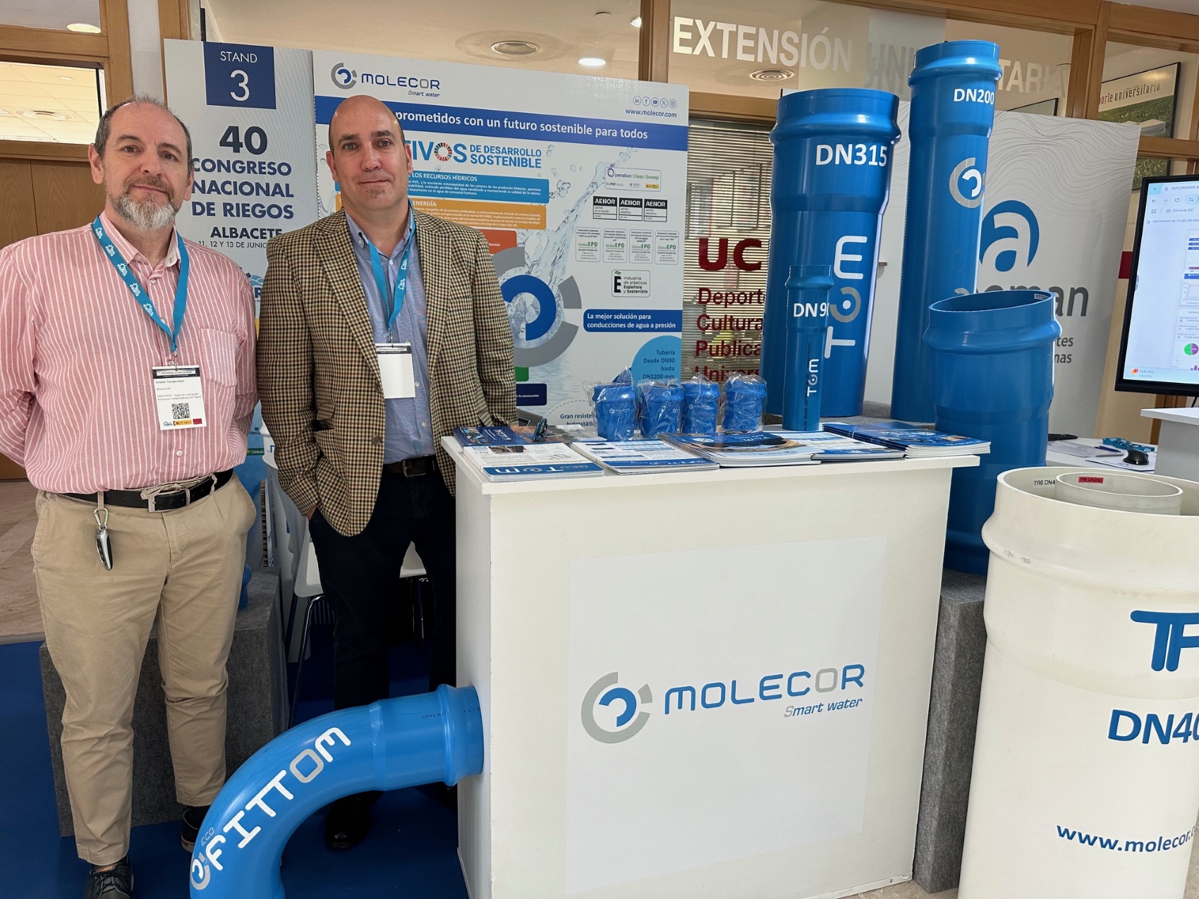 A la derecha, Marcos Rincn, responsable de Asistencia Tcnica y Postventa de Molecor