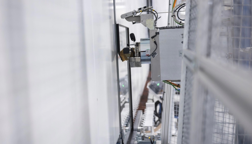 Detalle de la l�nea de vidrio aislante de Glaston instalada por Fenergic...