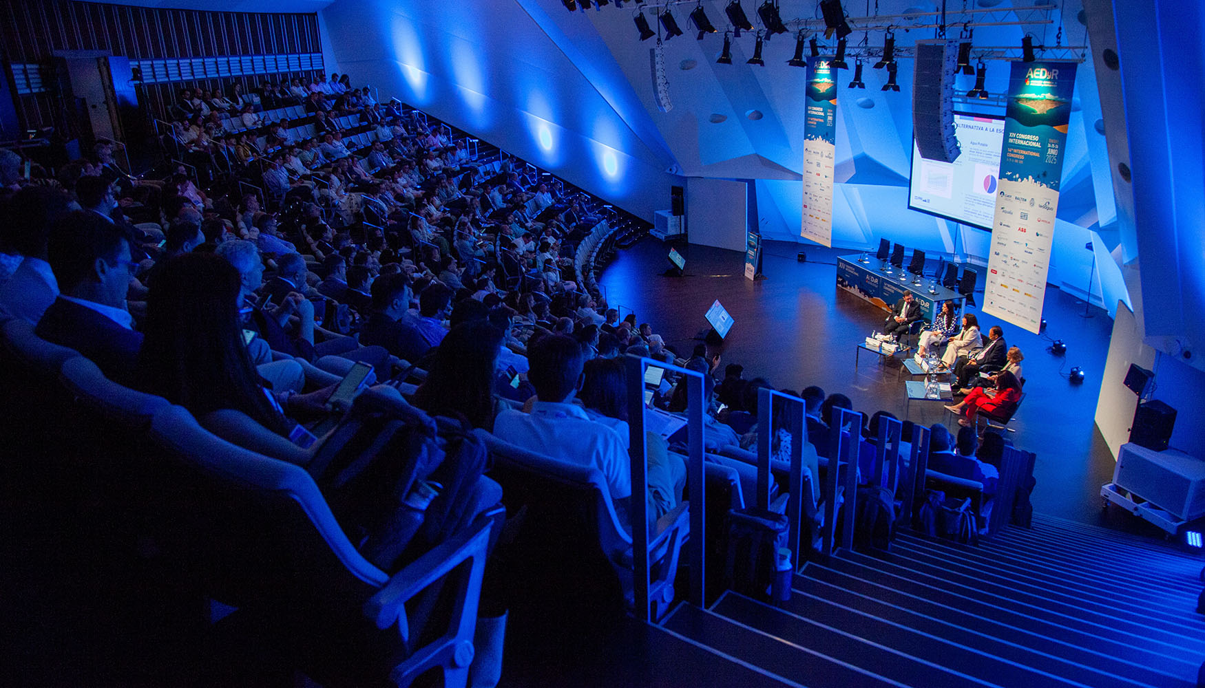 La cita conmemor� el 60 aniversario de la primera planta desaladora de Espa�a (1965, Lanzarote) y los 25 a�os del congreso...