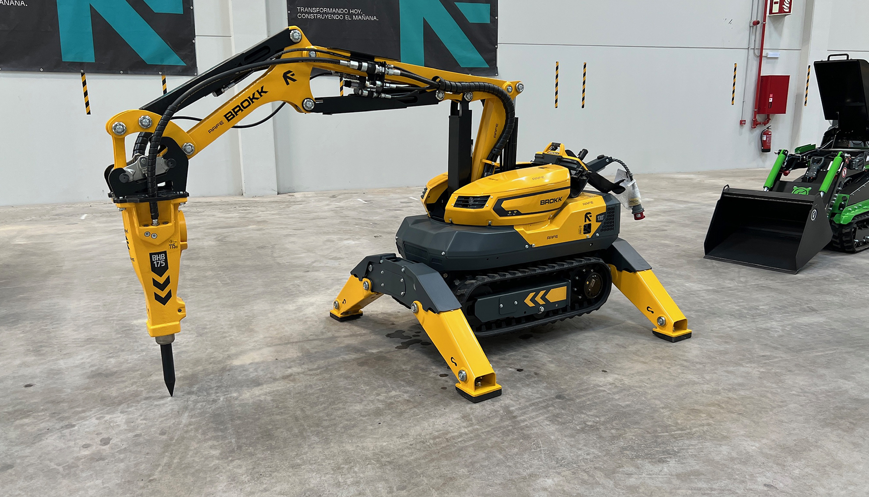 Uno de los nuevos Brokk 130 SP+ suministrados por Anzeve a Grupo RAFE