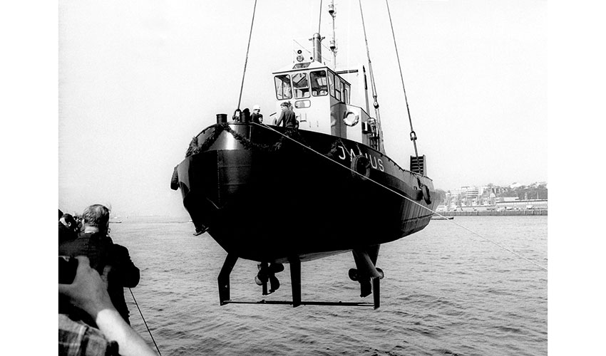 Primer remolcador tractor con h�lices orientables (tim�n-h�lice), v�ase el hito de 1967. Fuente Schottel