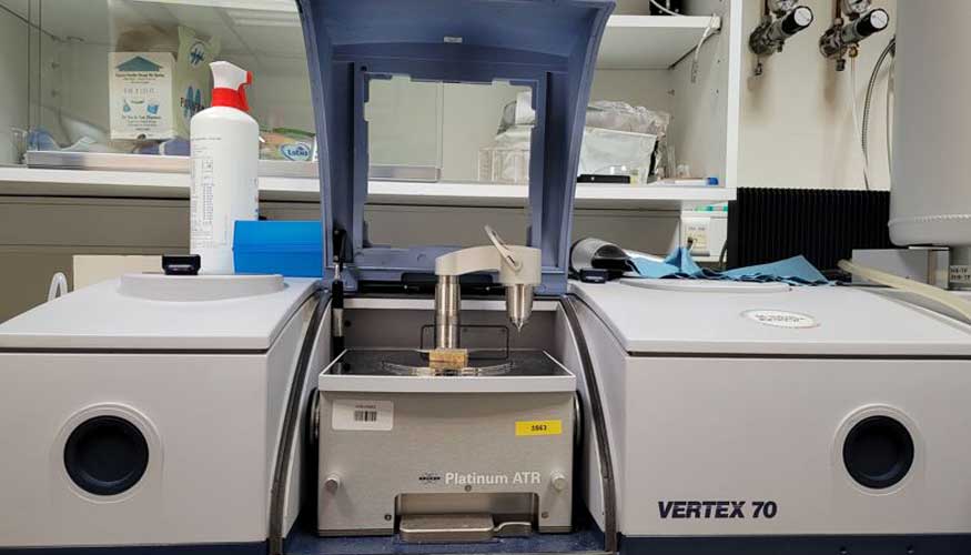 Equipamento FTMIR utilizado pelos peritos nesta nova metodologia