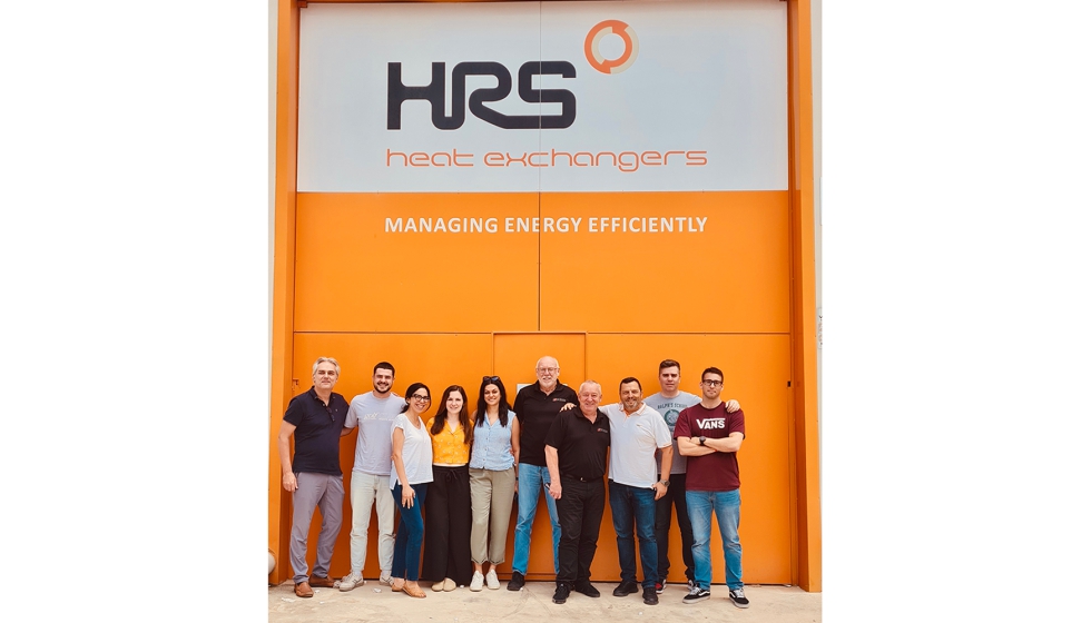 Los equipos de Fluid Dinamycs y HRS Heat Exchangers posan en las oficinas de HRS en Lorqu, Murcia