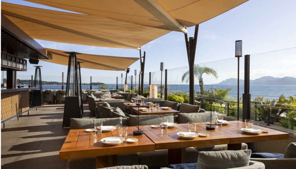 Laa velas Kheope se adaptan perfectamente al generoso tama�o y configuraci�n de la terraza panor�mica