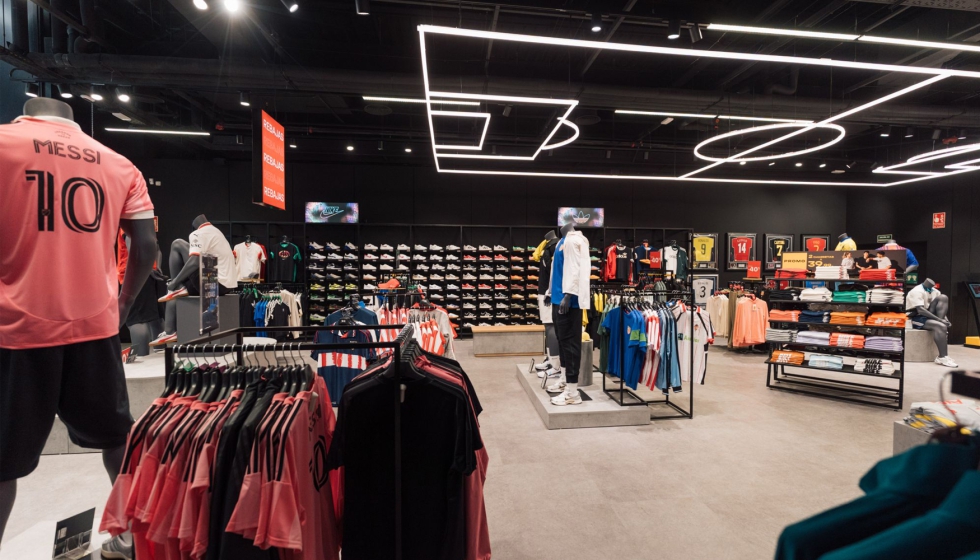 Foto de Ftbol Emotion refuerza su presencia en Madrid con una nueva tienda en Parquesur