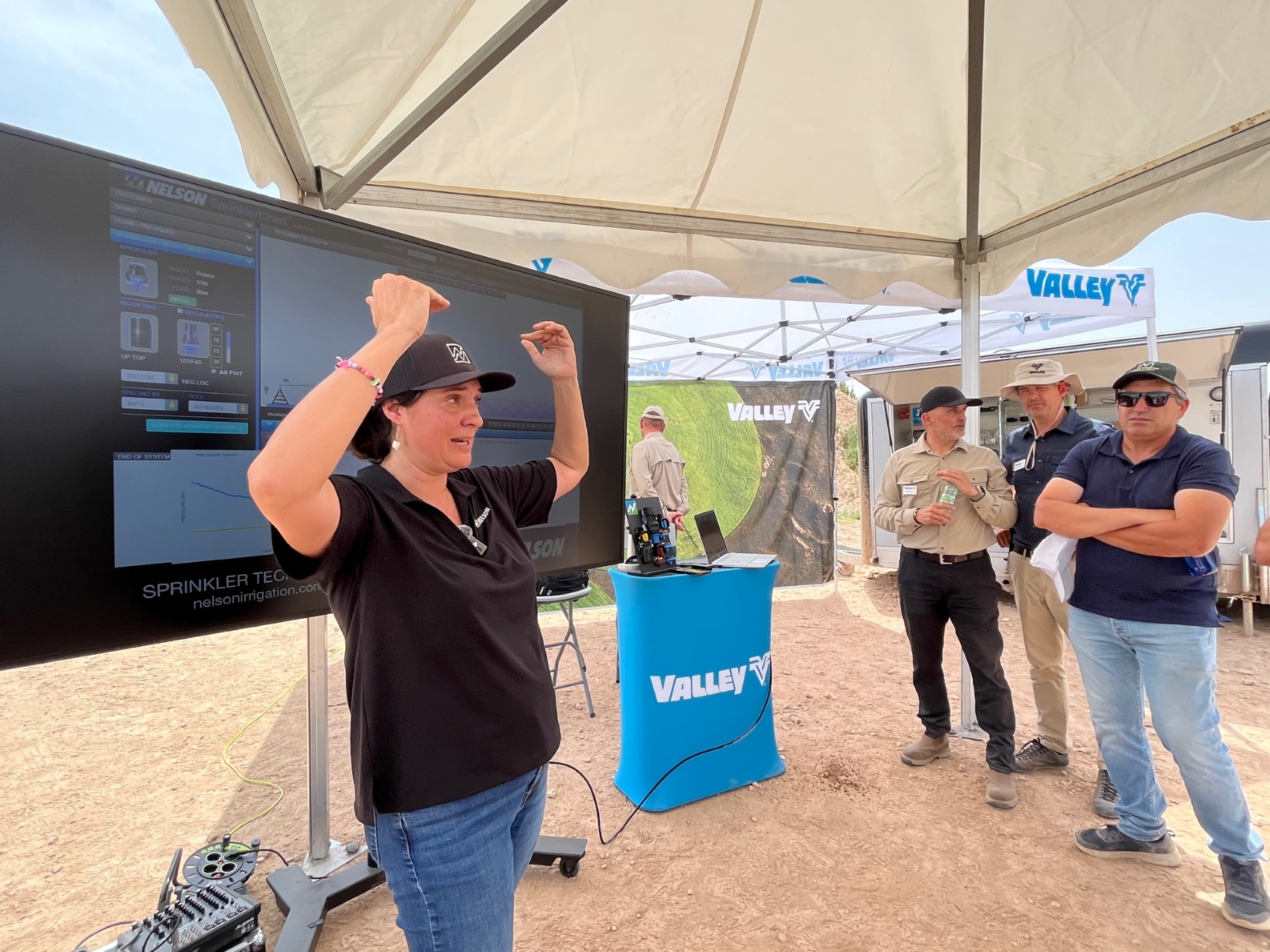 Helena Cuartero, responsable de Soporte Tcnico Espaa en Nelson Irrigation, durante la jornada de demostraciones